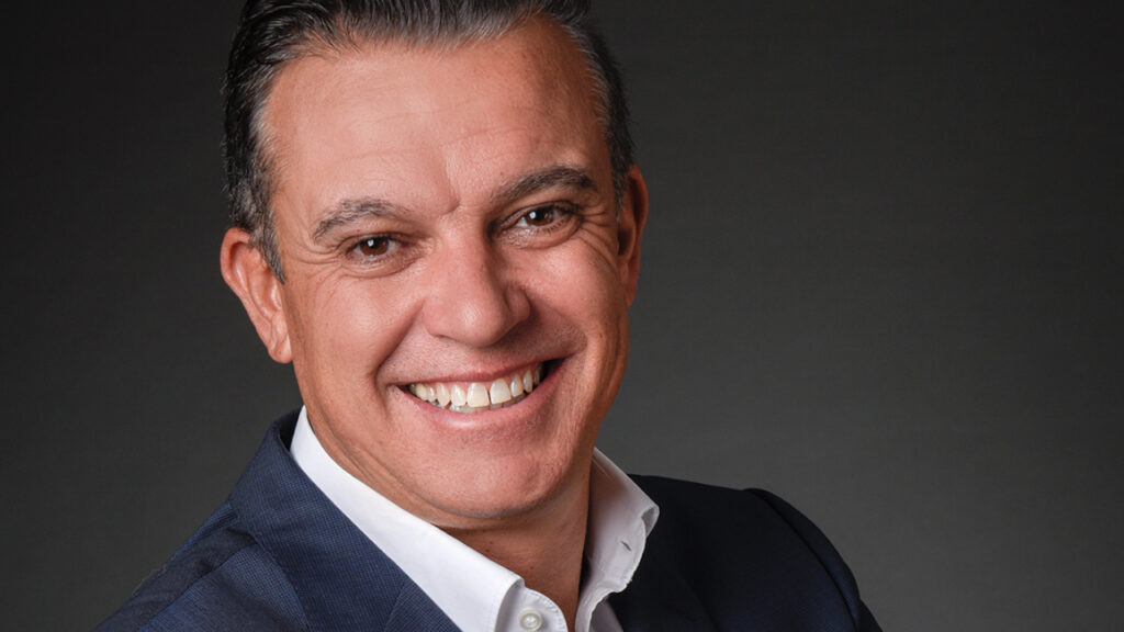 Vertriebsleiter Skander Kaafar erläutert die neue Remeha-Strategie des direkten Kundenkontakts. Bild: Remeha